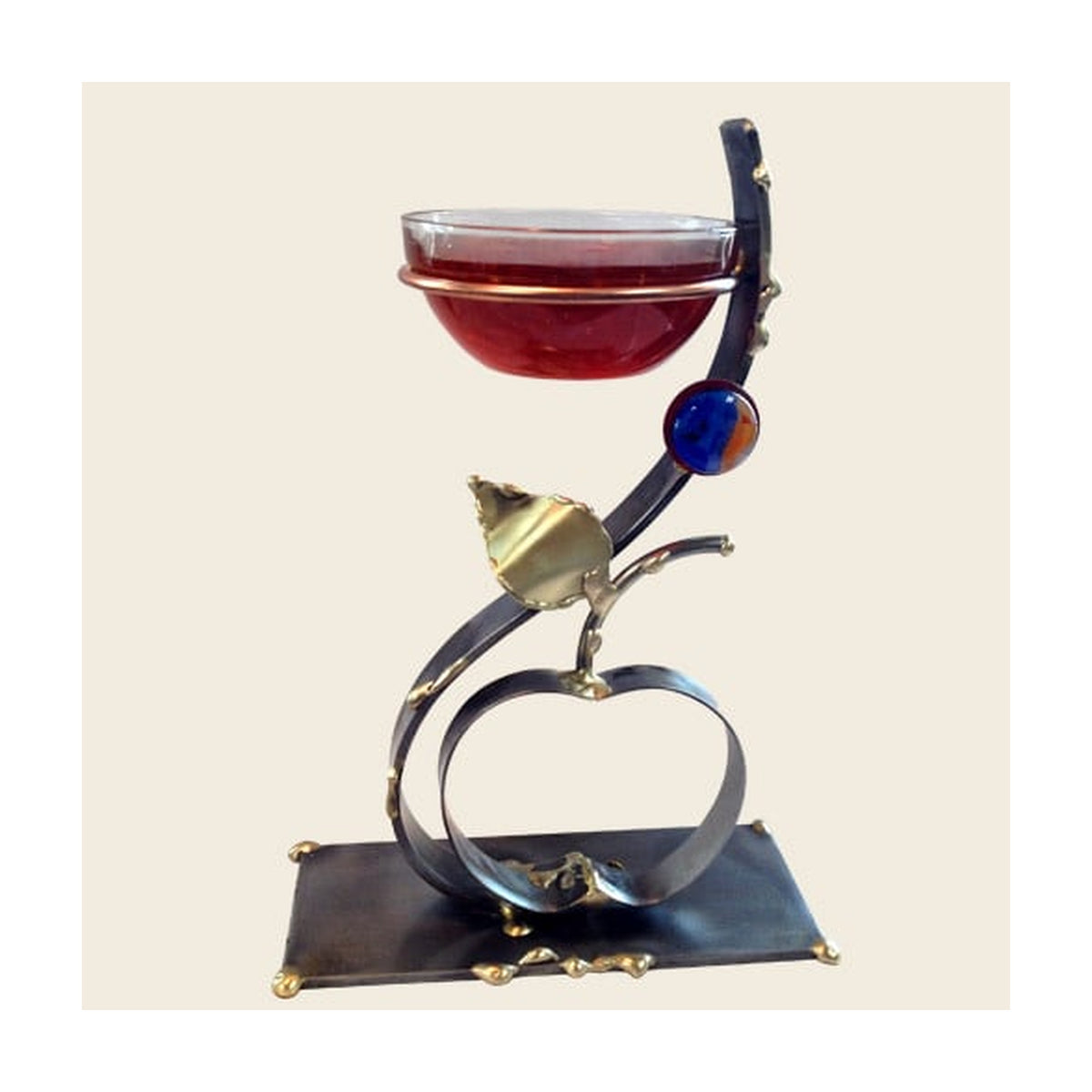 Honey Dish, Vertical